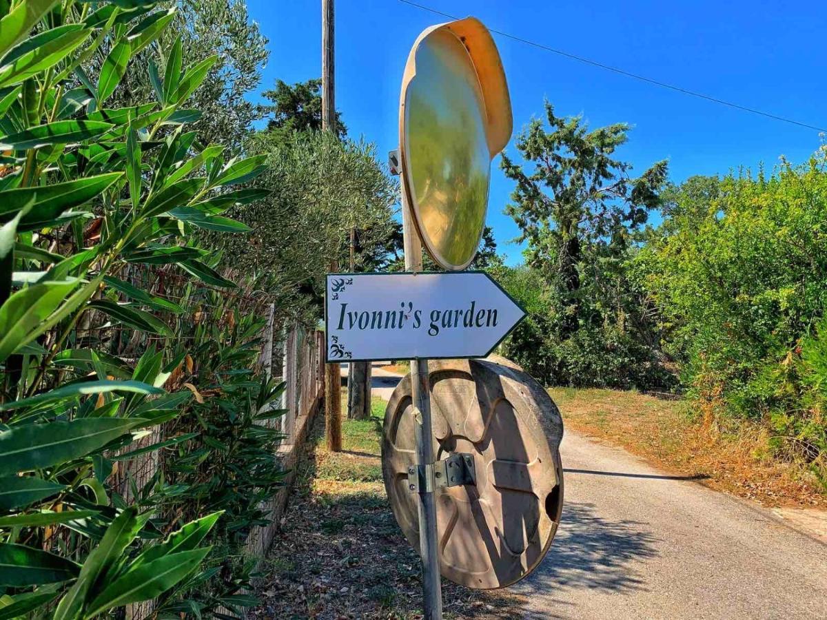 Ivonnis Garden Villa Mesimvria  Buitenkant foto